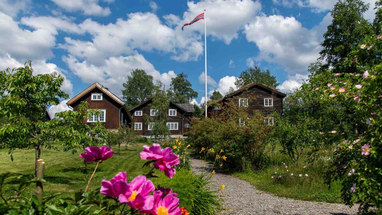 Flaggstang, sommer, Bjerkebæk